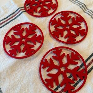 Red Snowflake Coasters Set